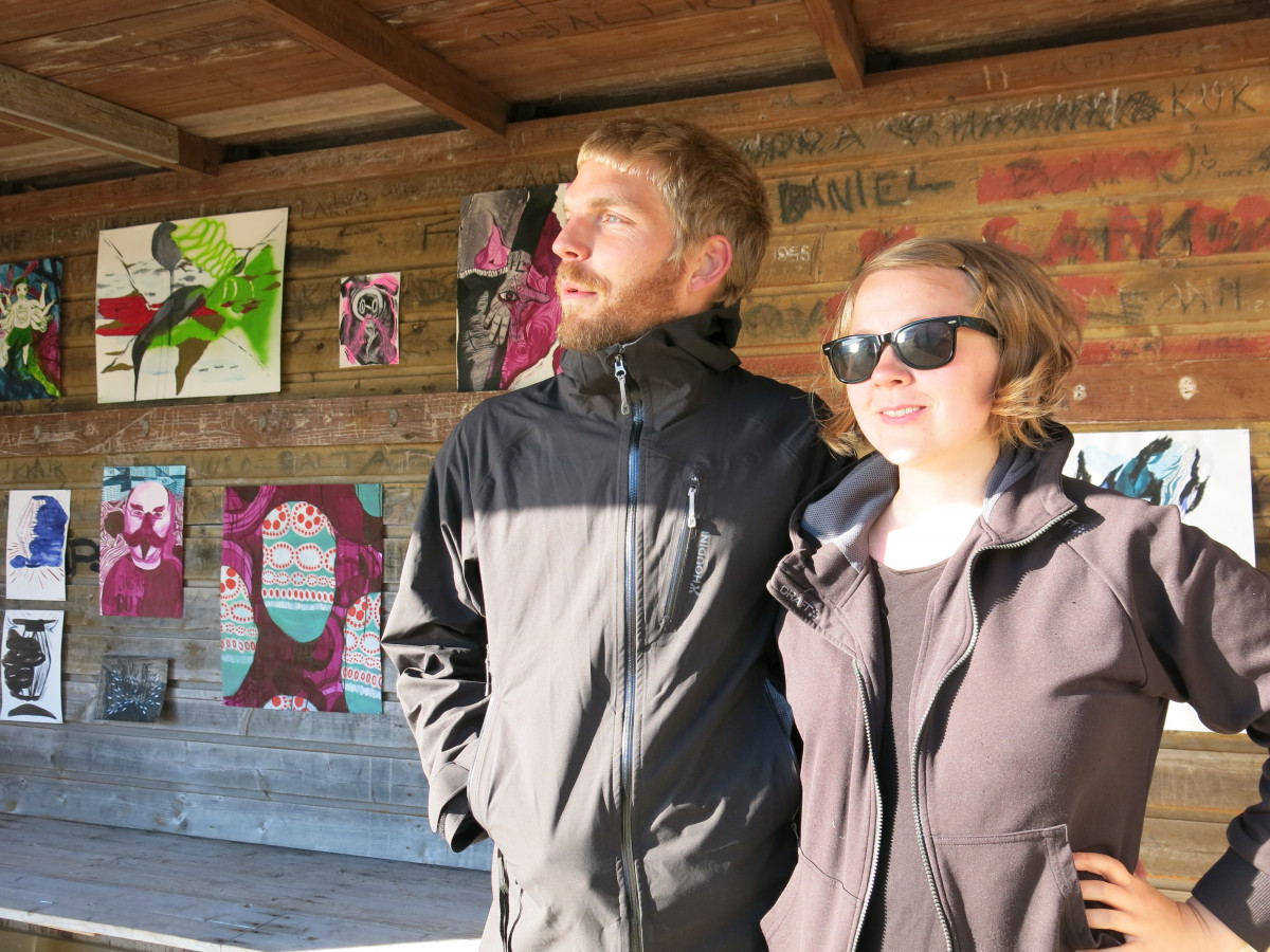 Mia och Simon från deras utställning i badhytten i Skredfors 2015 Foto: Lars Joelsson